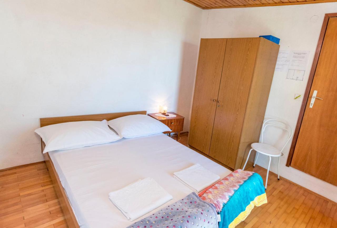 Apartments And Room Milka-Jere Primošten Eksteriør billede